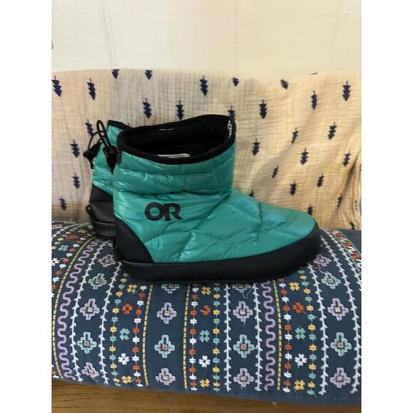 Outdoor Research Tundra Trax BootieEmerald GreenWomen's Medium (8-9)